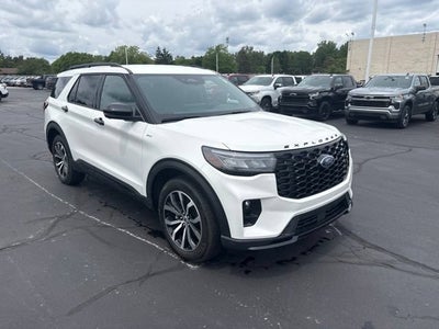2025 Ford Explorer ST-Line