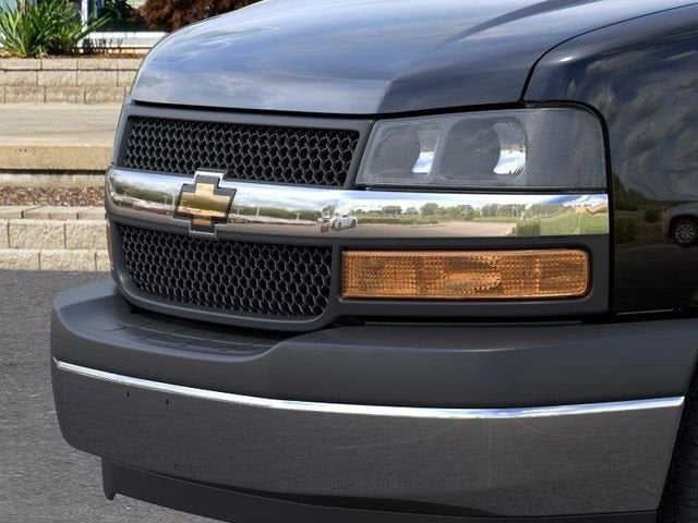 2026 Chevrolet Express Passenger 1LT