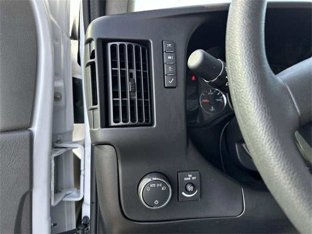 2024 Chevrolet Express Passenger 2500 1LT