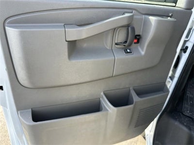 2024 Chevrolet Express Passenger 2500 1LT