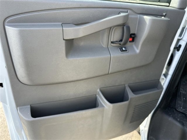 2024 Chevrolet Express Passenger 2500 1LT