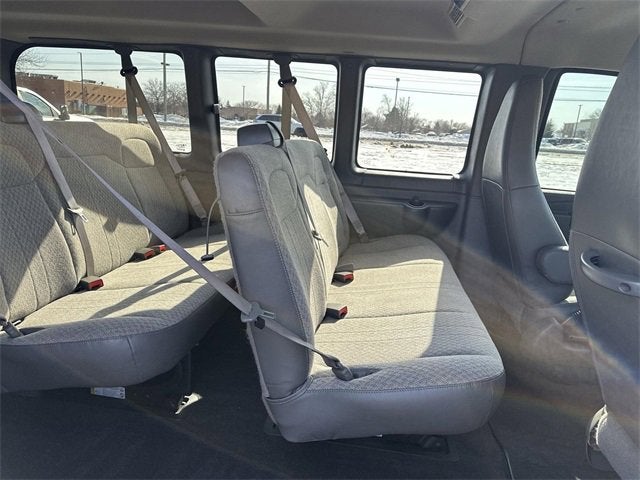 2024 Chevrolet Express Passenger 2500 1LT