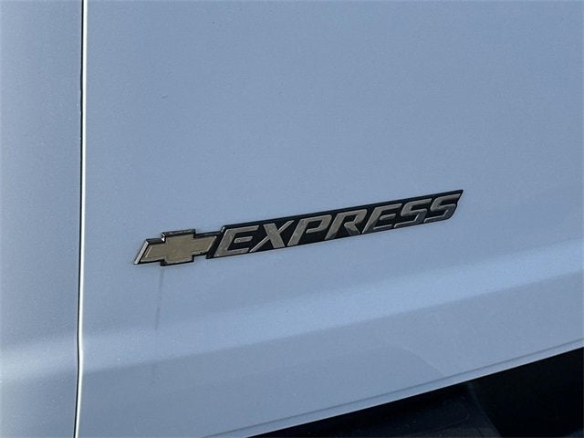 2024 Chevrolet Express Passenger 2500 1LT