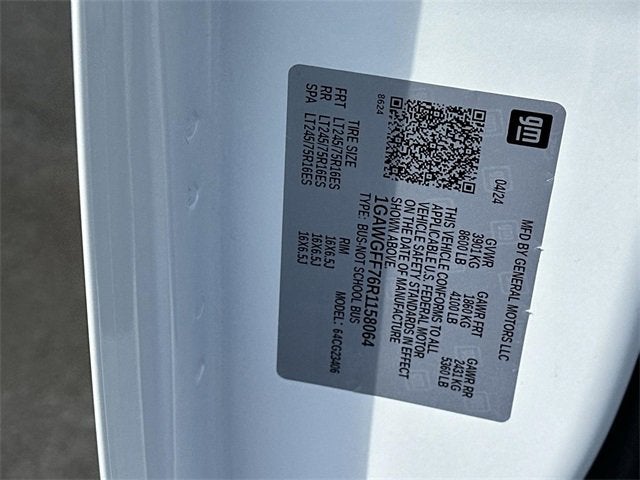 2024 Chevrolet Express Passenger 2500 1LT