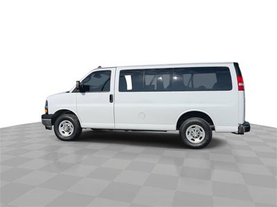 2024 Chevrolet Express Passenger 2500 1LT