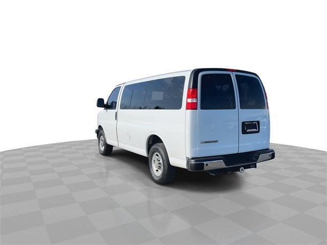 2024 Chevrolet Express Passenger 2500 1LT