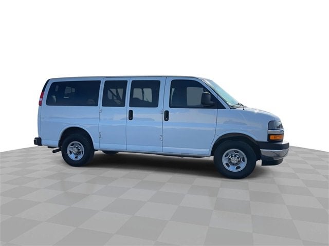 2024 Chevrolet Express Passenger 2500 1LT