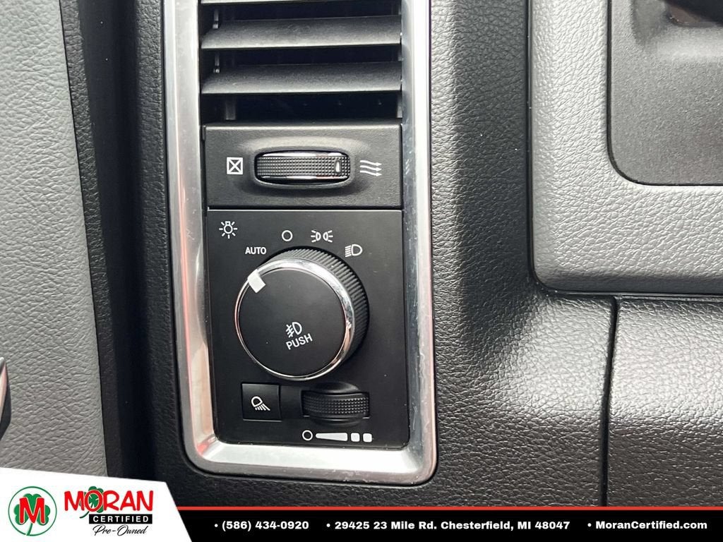 2018 RAM 1500 Big Horn Crew Cab 4x4 5'7" Box