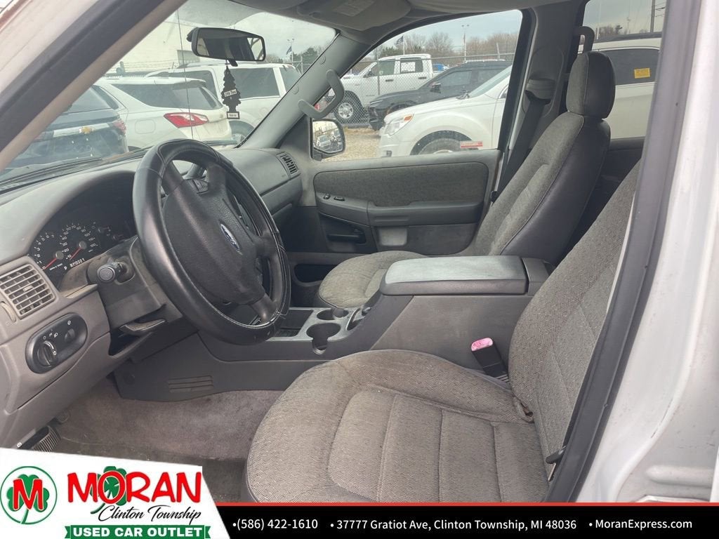 2004 Ford Explorer XLS