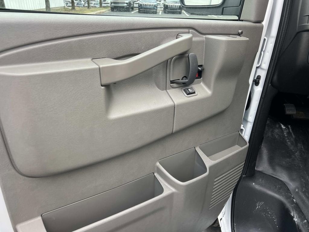 2025 Chevrolet Express Cargo 2500 WT