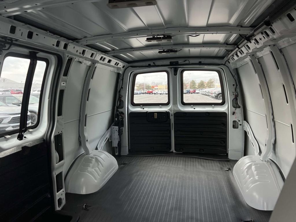 2025 Chevrolet Express Cargo 2500 WT