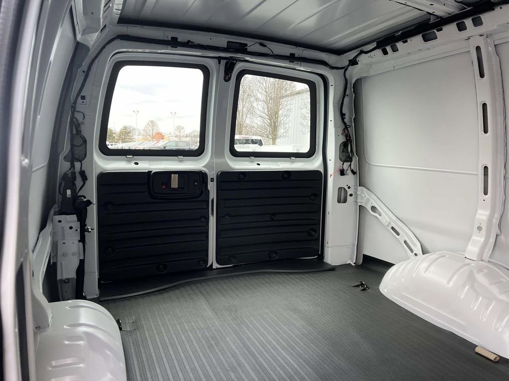 2025 Chevrolet Express Cargo 2500 WT