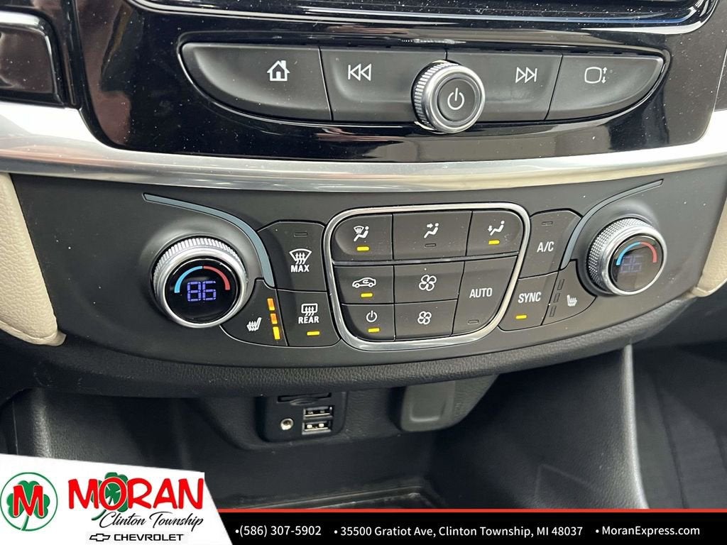 2022 Chevrolet Traverse LT Leather