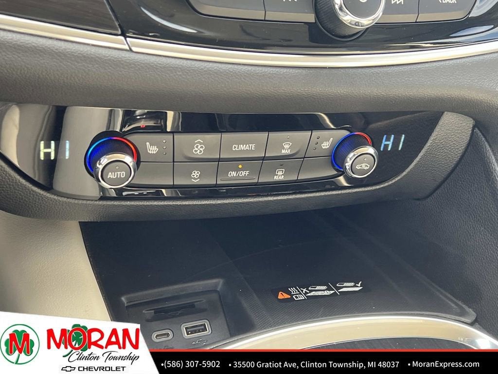 2023 Buick Enclave Essence