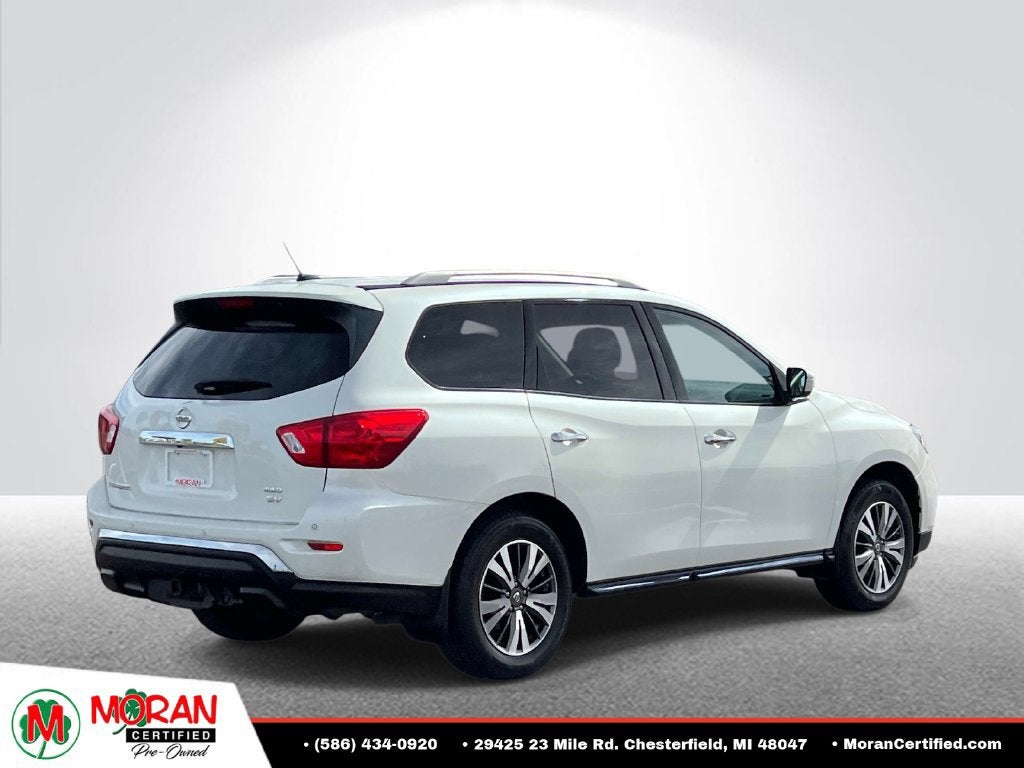 2017 Nissan Pathfinder SV