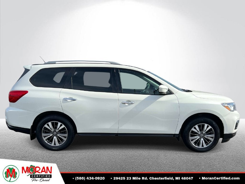 2017 Nissan Pathfinder SV