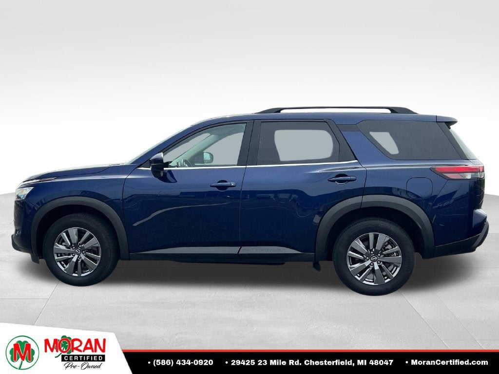 2025 Nissan Pathfinder SV
