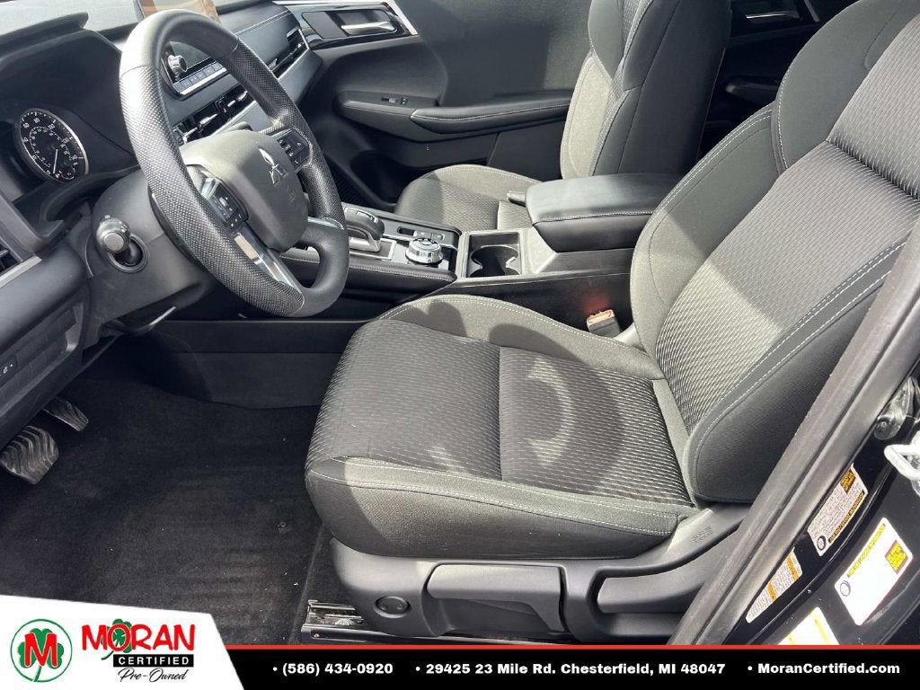 2022 Mitsubishi Outlander ES