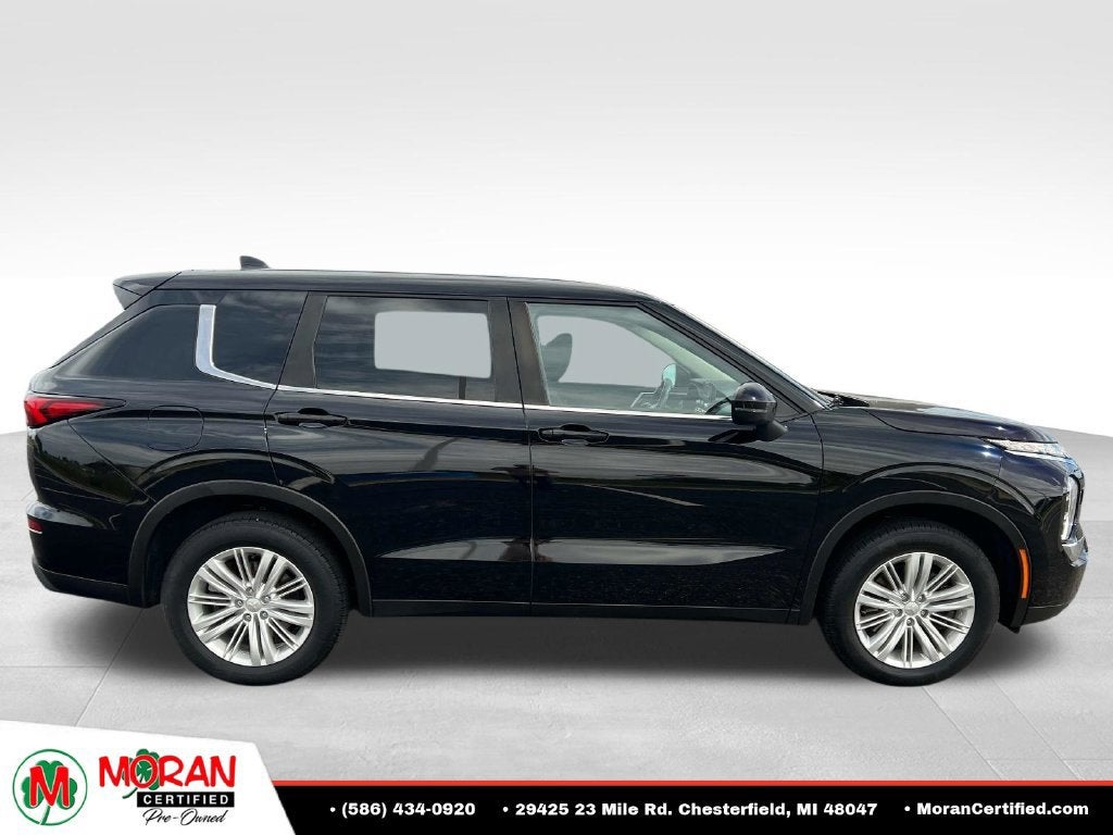 2022 Mitsubishi Outlander ES