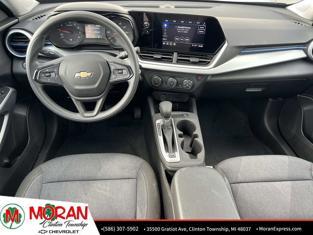 2025 Chevrolet Trax LS