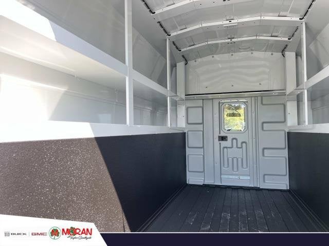 2025 GMC Savana Cutaway 3500 1WT