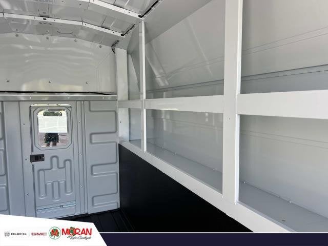 2025 GMC Savana Cutaway 3500 1WT