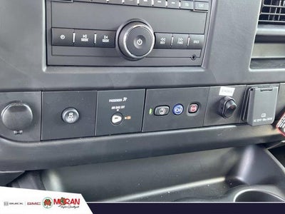 2025 GMC Savana Cutaway 3500 1WT