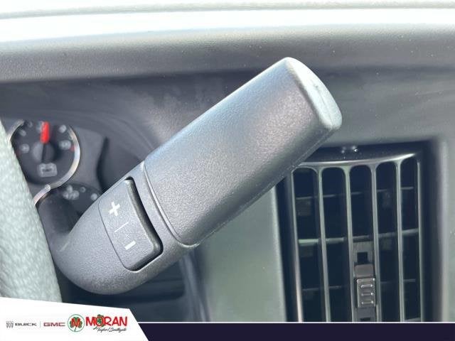 2025 GMC Savana Cutaway 3500 1WT