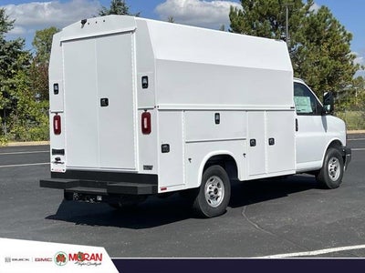 2025 GMC Savana Cutaway 3500 1WT