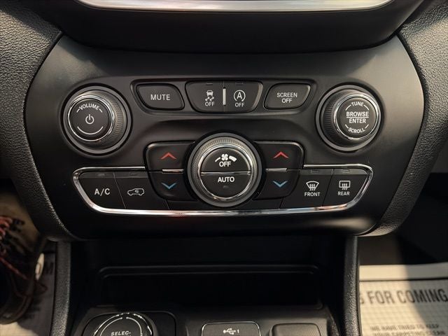 2023 Jeep Cherokee Altitude Lux 4x4