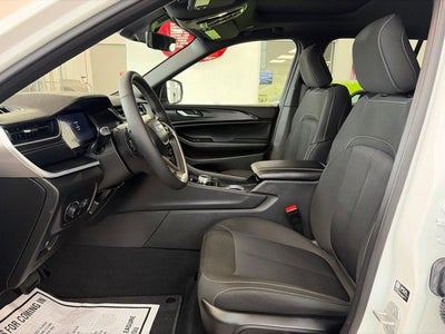 2025 Jeep Grand Cherokee Laredo X 4x4
