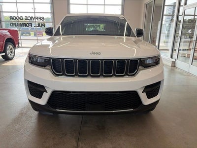 2025 Jeep Grand Cherokee Laredo X 4x4