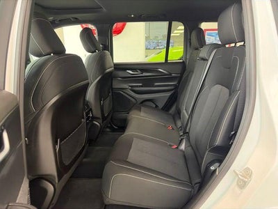 2025 Jeep Grand Cherokee Laredo X 4x4
