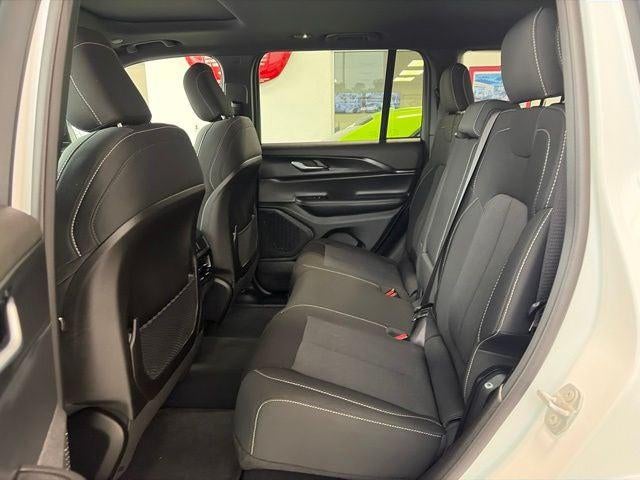 2025 Jeep Grand Cherokee Laredo X 4x4