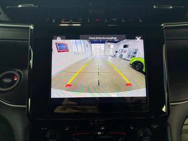 2025 Jeep Grand Cherokee Laredo X 4x4
