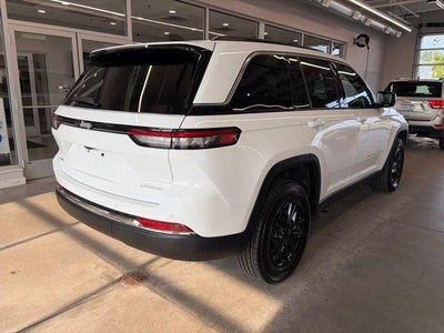 2025 Jeep Grand Cherokee Laredo X 4x4