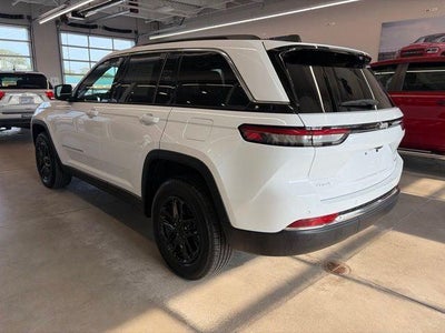 2025 Jeep Grand Cherokee Laredo X 4x4