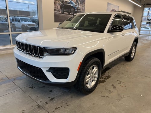 2024 Jeep Grand Cherokee Laredo 4x4