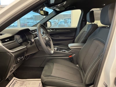 2024 Jeep Grand Cherokee Laredo 4x4