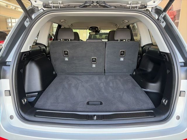 2023 Jeep Grand Cherokee Laredo 4x4