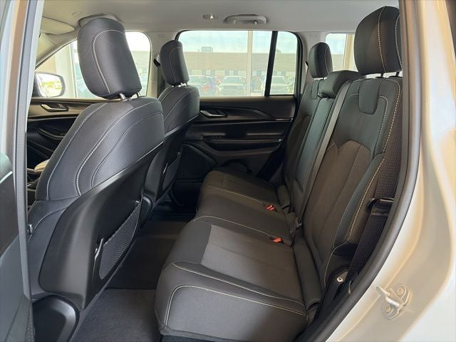 2023 Jeep Grand Cherokee Laredo 4x4