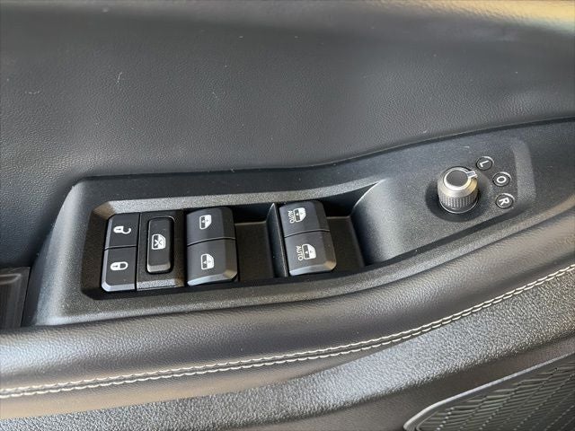 2023 Jeep Grand Cherokee Laredo 4x4