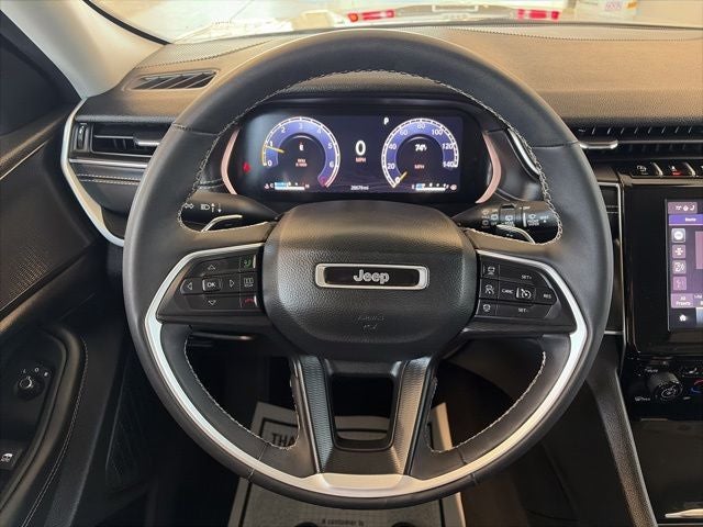 2023 Jeep Grand Cherokee Laredo 4x4
