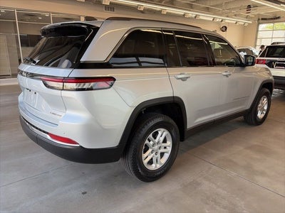 2023 Jeep Grand Cherokee Laredo 4x4