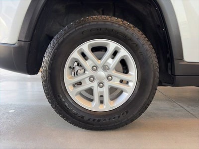 2023 Jeep Grand Cherokee Laredo 4x4