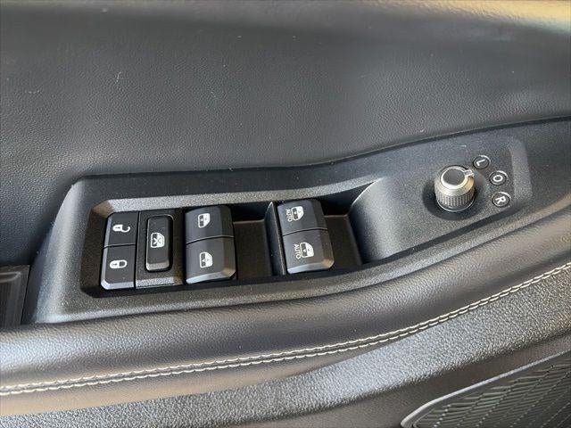 2023 Jeep Grand Cherokee Laredo 4x4