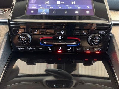 2023 Jeep Grand Cherokee Laredo 4x4