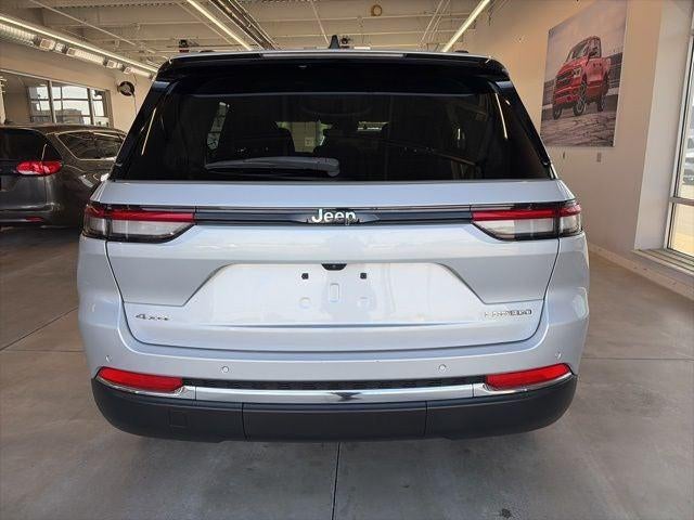 2023 Jeep Grand Cherokee Laredo 4x4