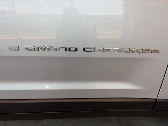 2023 Jeep Grand Cherokee Laredo 4x4