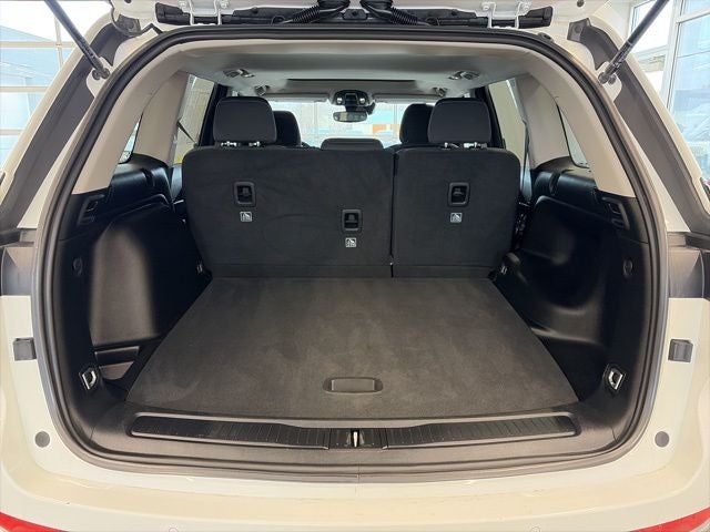 2023 Jeep Grand Cherokee Laredo 4x4